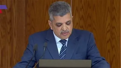 الفريق أسامة ربيع: 25% من حاويات دول العالم تعبر قناة السويس (فيديو)