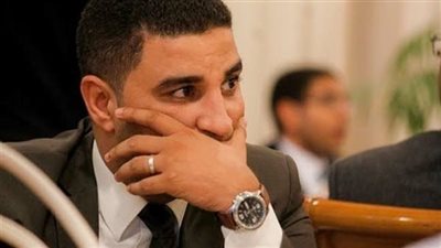 مصطفى ثابت يعزي الزميلة هالة الشحات في وفاة والدتها