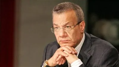 عادل حمودة ينعي والدة الزميلة هالة الشحات.. ويتقدم بالعزاء لأسرتها