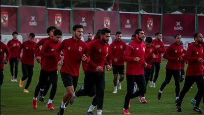 الأهلى يوعد نجمه بالحصول على فرصة المشاركة بكأس الرابطة