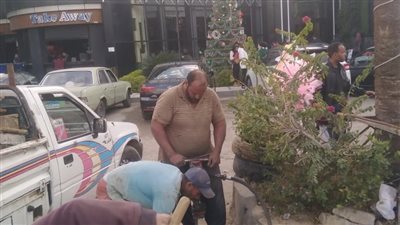 محافظ الإسماعيلية يوجه بتغطية المطابق المكشوفة للصرف الصحي