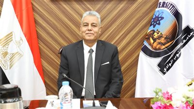 رئيس جامعة جنوب الوادى: منتدى شباب العالم يتوج نجاح الدولة فى مواجهة كورونا