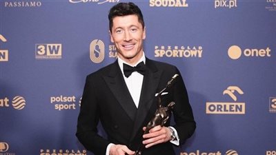 ليفاندوفسكي يحصد جائزة أفضل شخصية رياضية في بولندا