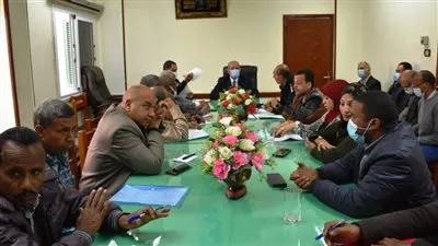 محافظ أسوان يشدد على تكثيف الجهود لإزالة التعديات (صور)