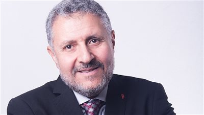 تفاصيل إرسال إخطار ضرائب لمواطن توفى منذ 1996 (فيديو)