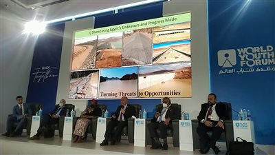 وزير الري يشارك في جلسة حوارية عن 