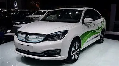 رئيس الوزراء يعلن موعد بدء إنتاج أول سيارة مصرية كهربائية (فيديو)