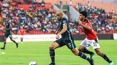 نجم مصر السابق يفتح النار على لاعبي المنتخب: لا يستحقون ارتداء هذا القميص