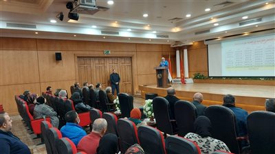 محافظ بورسعيد يتابع سير العمل بأحياء المحافظة