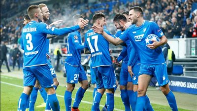 هوفنهايم يعلن غياب نجم الفريق لأسابيع بسبب الإصابة