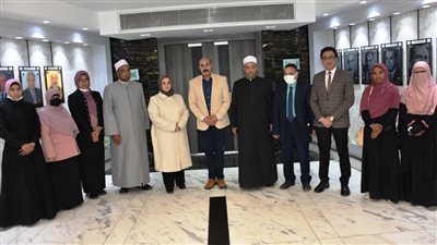 محافظ أسوان يطلق إشارة البدء للقافلة الدعوية والتوعوية الثانية للواعظات (صور)