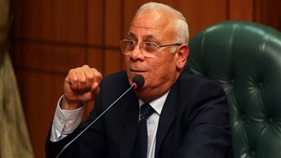 محافظ بورسعيد يتابع آخر تطورات العمل بمحطة صرف صحي منطقة الاستثمار