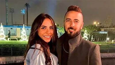 محمد مهران يحتفل بعيد ميلاد زوجته 