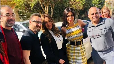 بصورة من كواليس المسلسل.. نضال الشافعي يروج لـ 