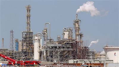 إصابة 10 أشخاص جراء حريق في مصفاة الأحمدي بالكويت