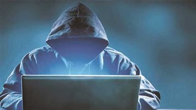 أستاذ تشريعات: السجن 5 سنوات عقوبة انتهاك الخصوصية على الإنترنت (فيديو)