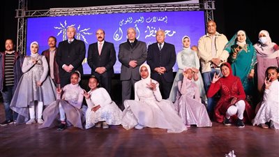 محافظ أسوان يشهد احتفالية قصور الثقافة بمسرح وسينما الصداقة (صور)