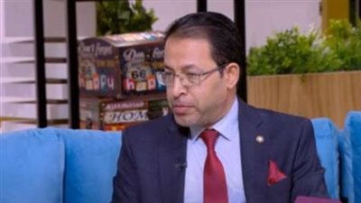 عضو لجنة مكافحة كورونا يطمئن المواطنين: أوميكرون ضعيف على نسيج الرئة