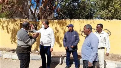 جولة ميدانية لرئيس مدينة الطود بالأقصر لمتابعة تنفيذ مشروع الصرف الصحي 