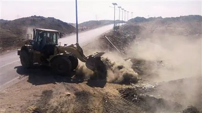 لجنة لمعاينة مشكلة الإلقاء العشوائي للمخلفات بالمنطقة الجبلية خلف المحمودية بأسوان