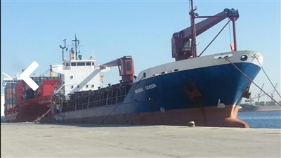 شحن 3950 طن صودا ك أو ية و3750 طن ملح من ميناء غرب بورسعيد