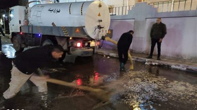 محافظ بورسعيد يشيد بجهود الأجهزة في التعامل مع ٱثار سقوط الأمطار