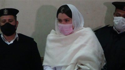 تأجيل إعادة إجراءات محاكمة حنين حسام لـ21 فبراير