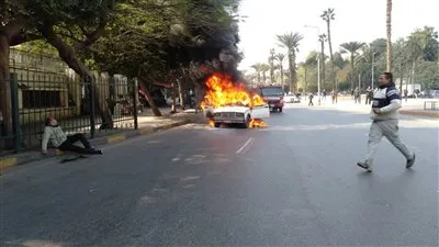 خزان الغاز انفجر.. ملابسات اشتعال النيران في سيارة بميدان النهضة