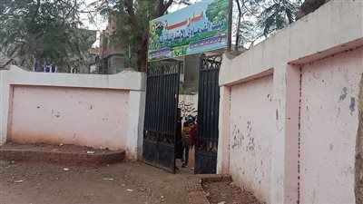 طلاب الصف الرابع الابتدائي يؤدون امتحان الرياضيات في الدقهلية 