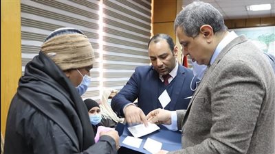 سعفان يسلم 611 ألف جنيه تأمين تكافلي لأسر 9 من العمالة غير المنتظمة