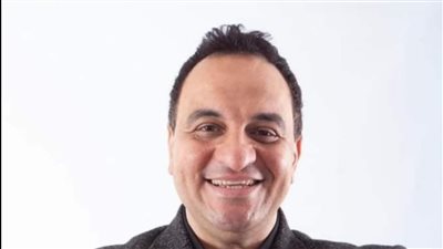 هشام إسماعيل زوج كسول في 