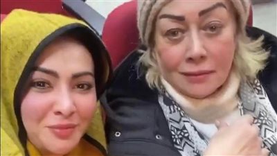 ميرهان حسين وهالة فاخر من كواليس مسرحية عائلة كازانوفا