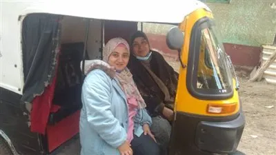 السيدة دلال.. امتهنت مهنة الرجال وقادت توكتوك لمساعدة زوجها وعائلتها على المعيشة الصعبة (فيديو)