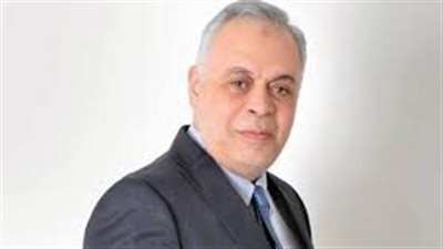 أشرف زكى يتقدم ببلاغ للنائب العام ضد أحد الأشخاص للإساءة للفنانين