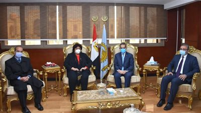 وزيرة الثقافة تلتقى محافظ الغربية لبحث تكثيف النشاط الفكرى والفنى وتفعيل عدد المشروعات الابداعية بالمحافظة