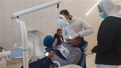 الكشف على 213 مواطنا بقافلة طبية بوحدة صحة أسرة الحمراوين ضمن 