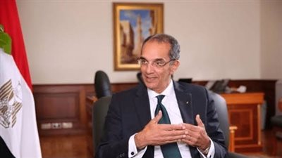 وزير الاتصالات: 500 مليون جنيه تكلفة خط إنتاج 
