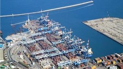 رئيس المنطقة الاقتصادية لقناة السويس: إنشاء مجمع قطارات كهربائية ونتجه لصناعة السيارات