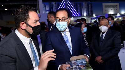 رئيس الوزراء يشيد بجناح مركز المعلومات ودعم اتخاذ القرار بمعرض الكتاب 