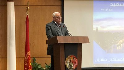 محافظ بورسعيد يتابع عدد من ملفات عمل المديريات بالمحافظة