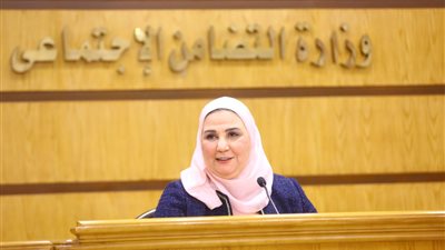 وزيرة التضامن تبحث مع الجمعيات الأهلية سبل المشاركة في تنفيذ وحدات 