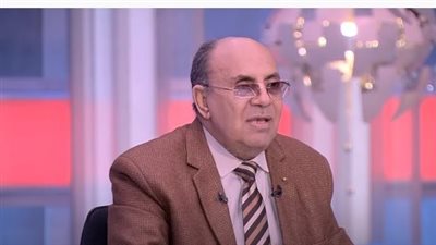 هل يجب على الزوجة استئذان رجلها لأداء الحج والعمرة؟.. مبروك عطية يجيب