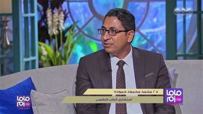 طبيب نفسي يكشف سبب انتشار المثلية الجنسية (فيديو)