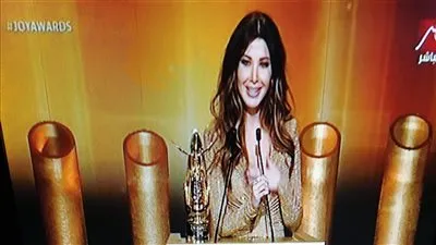نانسي عجرم تفوز بجائزة الأغنية المفضلة في حفل Joy Awards.. صور 