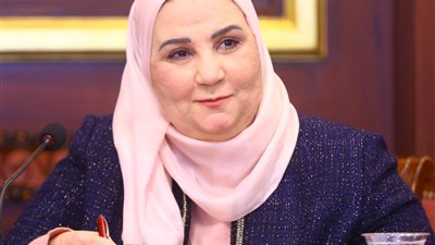 وزيرة التضامن تستعرض أمام 