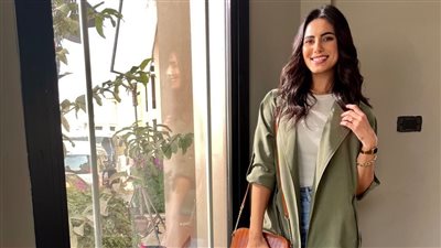 ولاء الشريف تستمتع بعطلتها الصيفية في أحدث ظهور