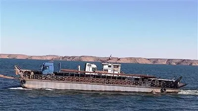 استئناف حركة الملاحة النهرية وعبور الشاحنات بين مينائي قسطل وأشكيت بأسوان