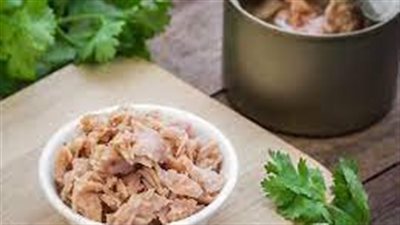 بعد مد صلاحية الأسماك.. اتحاد الصناعات يكشف مصير علب التونة