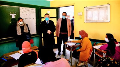 محافظ الغربية يتفقد لجان الشهادة الإعدادية ويحيل رئيس أحد اللجان للتحقيق (صور)