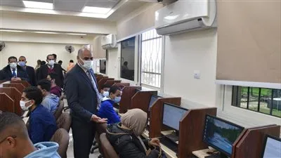 رئيس جامعة الأقصر عن الامتحانات الإلكترونية: هدفنا الشفافية